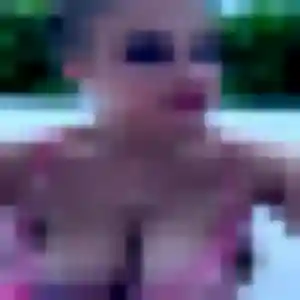 Coralie, 26 ans, dispo pour rencontre sexy à Arradon