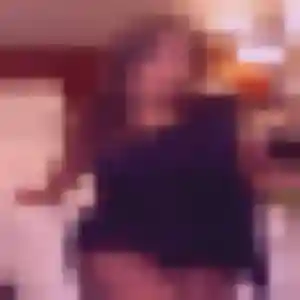 Photo de Vicky à Bois-Colombes (25 ans) - rencontre sexy anonyme