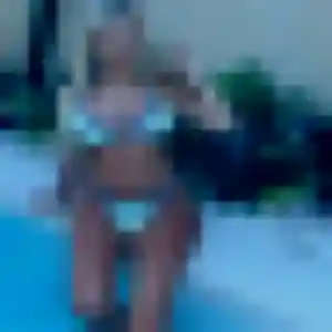 Charmante Raphaelle, 33 ans à Crolles - voir sa photo