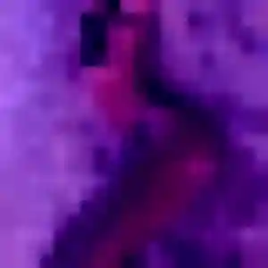 Eleonore (22 ans) à Douarnenez attend une rencontre rapidement