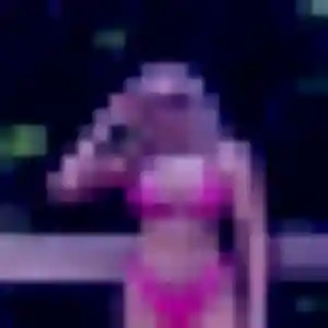 Charmante Orane, 27 ans à Francheville - voir sa photo