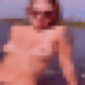 Celine de Les Essarts-le-Roi, 38 ans - rencontre sexy discret