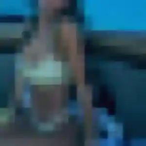 Rencontre Karen, 24 ans à Loudéac en privé