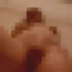 Sexy Lucienne, 22 ans à Petit-Couronne - la contacter