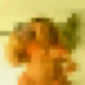 Dounia (22 ans) à Romorantin-Lanthenay cherche une rencontre maintenant