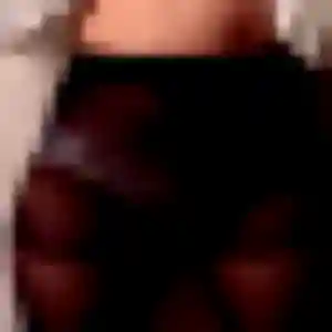 Graziella, 28 ans, connectée à Royan pour une rencontre coquine