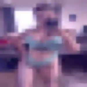 Sixtine, 22 ans, connectée à Rungis pour un rencontre sexy