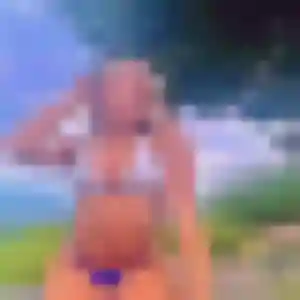 Anais, 21 ans, en ligne à Sainte-Rose pour un rencontre sexy