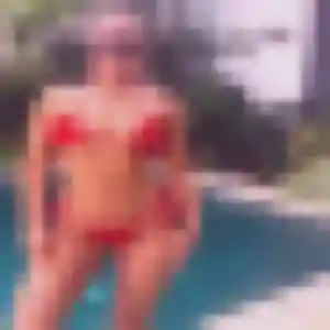 Rencontre Dina, 25 ans à Savigny-sur-Orge en privé