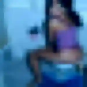 Charmante Vicky, 28 ans à Vernouillet - la contacter